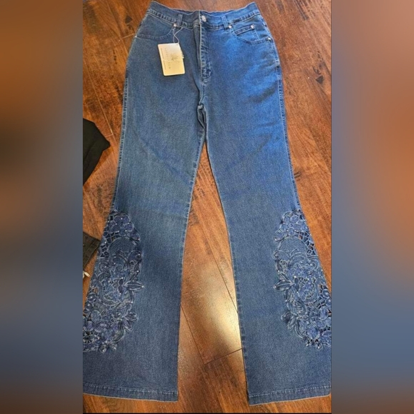 NWT Flared Stretchy Jeans - Picture 1 of 2